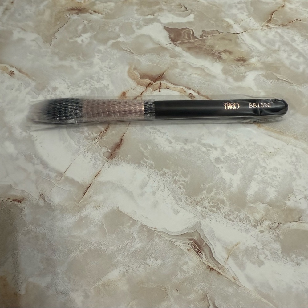 BYOD (Be Your Own‎ Desire) BB1020 makeup brush